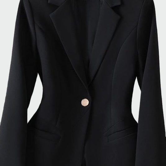 Moodsa ja elegantse lõikega jakk